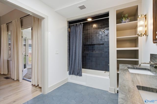 7705 Foxfire Drive SE, Huntsville, AL 35802