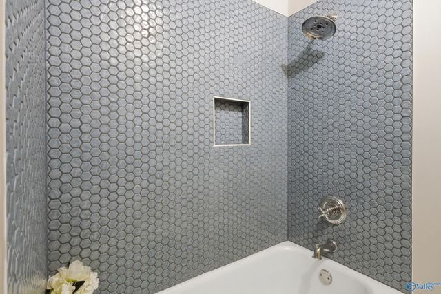 7705 Foxfire Drive SE, Huntsville, AL 35802