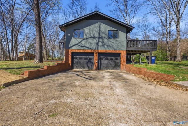 7705 Foxfire Drive SE, Huntsville, AL 35802