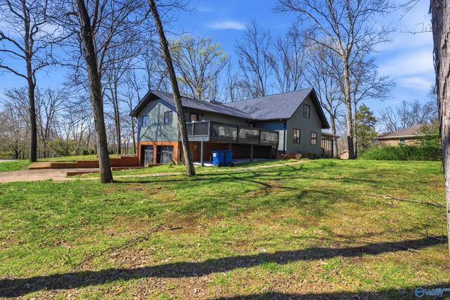 7705 Foxfire Drive SE, Huntsville, AL 35802