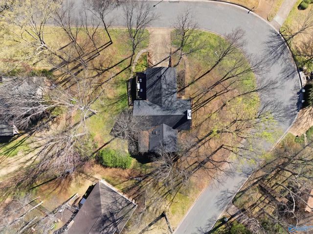 7705 Foxfire Drive SE, Huntsville, AL 35802