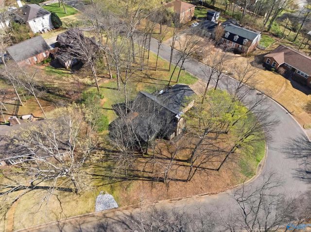 7705 Foxfire Drive SE, Huntsville, AL 35802