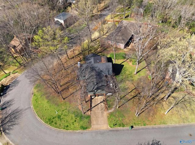 7705 Foxfire Drive SE, Huntsville, AL 35802