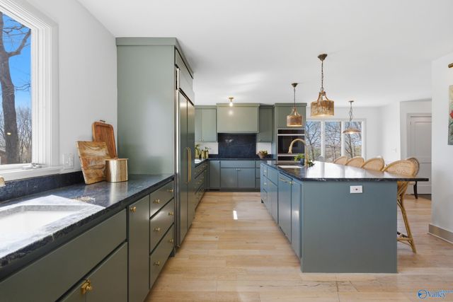 7705 Foxfire Drive SE, Huntsville, AL 35802