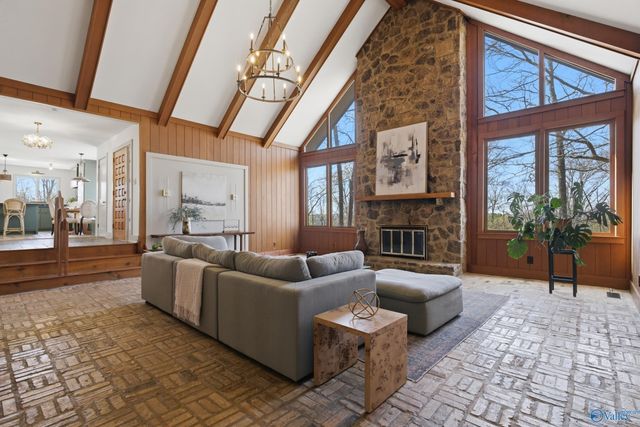 7705 Foxfire Drive SE, Huntsville, AL 35802