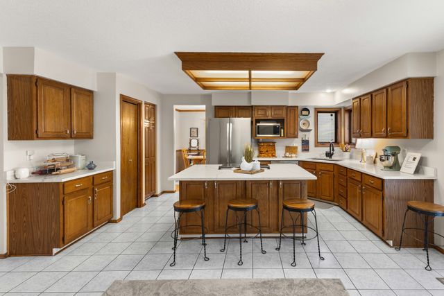 2421 Park Drive, West Des Moines, IA 50265