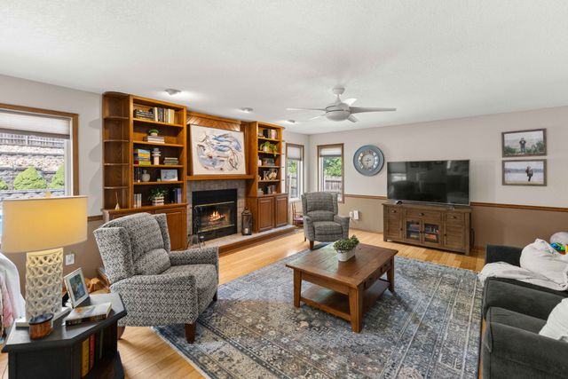2421 Park Drive, West Des Moines, IA 50265