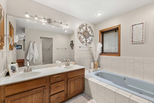 2421 Park Drive, West Des Moines, IA 50265