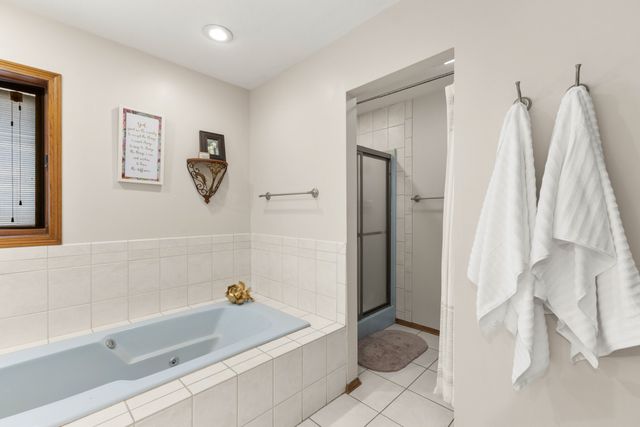 2421 Park Drive, West Des Moines, IA 50265