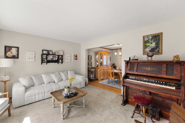 2421 Park Drive, West Des Moines, IA 50265