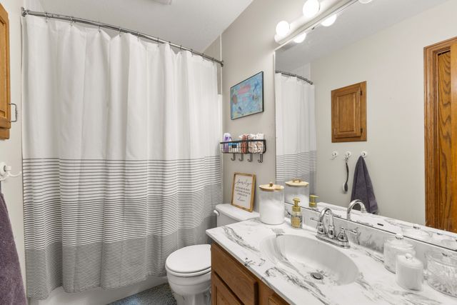 2421 Park Drive, West Des Moines, IA 50265