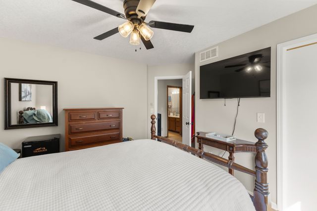 2421 Park Drive, West Des Moines, IA 50265
