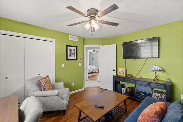 2421 Park Drive, West Des Moines, IA 50265