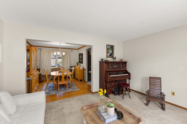 2421 Park Drive, West Des Moines, IA 50265