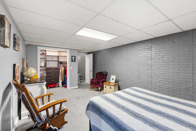 2421 Park Drive, West Des Moines, IA 50265