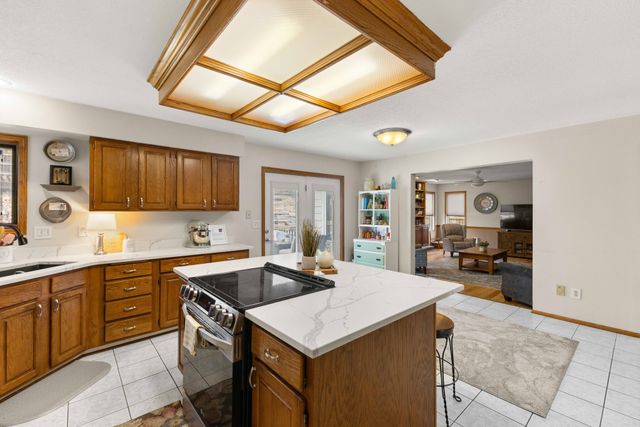 2421 Park Drive, West Des Moines, IA 50265