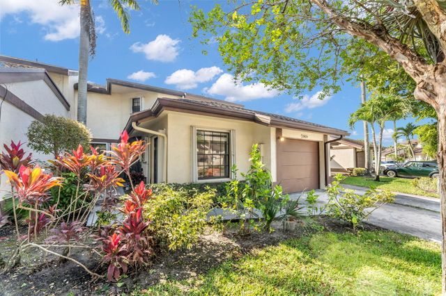 20824 Boca Ridge Drive N, Boca Raton, FL 33428