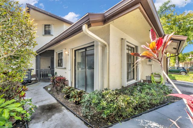 20824 Boca Ridge Drive N, Boca Raton, FL 33428