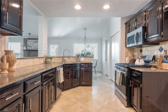 1734 Sterling Lane, Lewisville, TX 75067