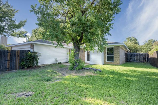 1734 Sterling Lane, Lewisville, TX 75067