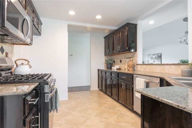1734 Sterling Lane, Lewisville, TX 75067