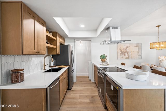 5847 E THOMAS Road, Scottsdale, AZ 85251