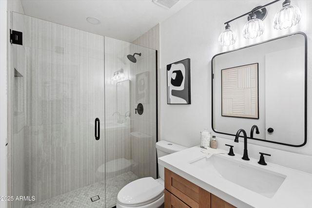 5847 E THOMAS Road, Scottsdale, AZ 85251