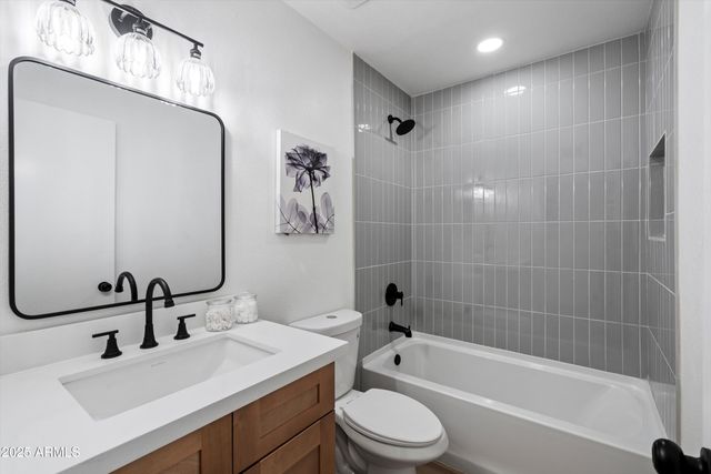 5847 E THOMAS Road, Scottsdale, AZ 85251