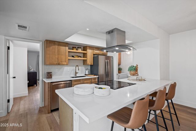 5847 E THOMAS Road, Scottsdale, AZ 85251