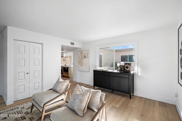 5847 E THOMAS Road, Scottsdale, AZ 85251