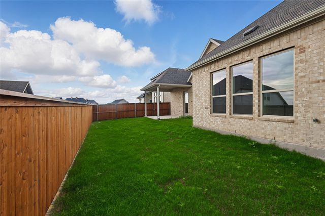 305 Fire Blade Drive, Aledo, TX 76008