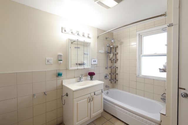 2405 ERIE Street, River Grove, IL 60171