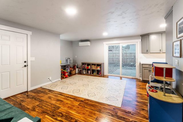 3388 SW 46th Street, Redmond, OR 97756