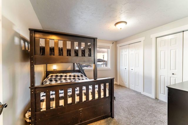 3388 SW 46th Street, Redmond, OR 97756