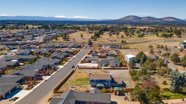 3388 SW 46th Street, Redmond, OR 97756