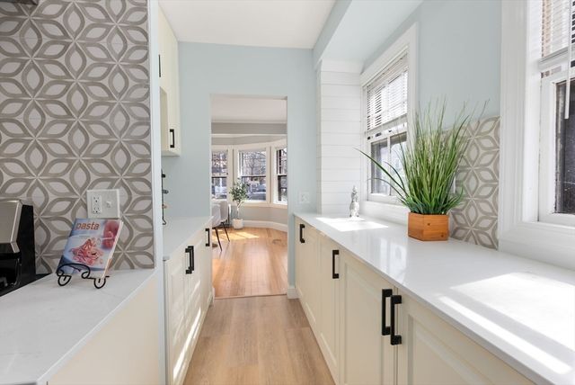 30 Firglade Ave, Springfield, MA 01108