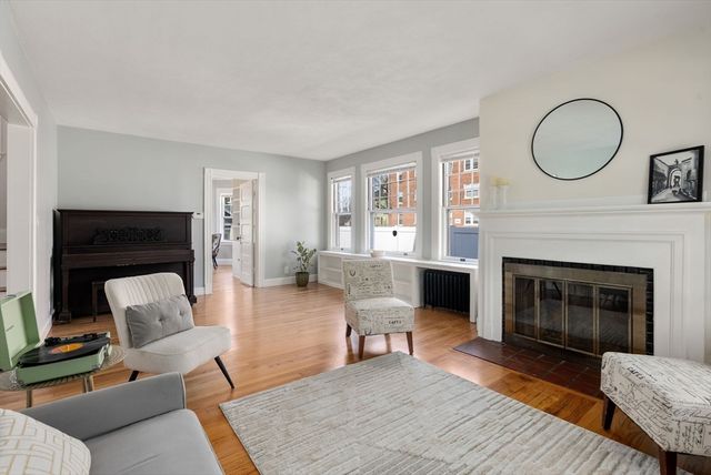 30 Firglade Ave, Springfield, MA 01108