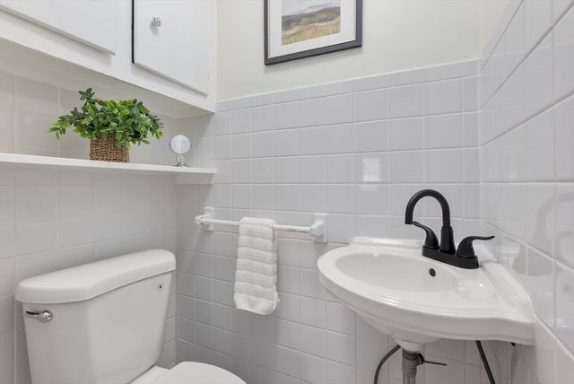 30 Firglade Ave, Springfield, MA 01108