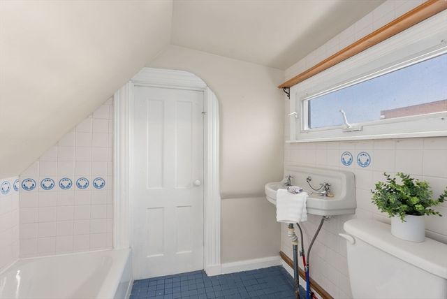 30 Firglade Ave, Springfield, MA 01108