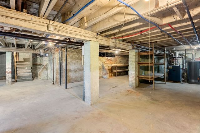 30 Firglade Ave, Springfield, MA 01108