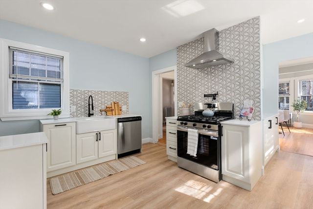 30 Firglade Ave, Springfield, MA 01108