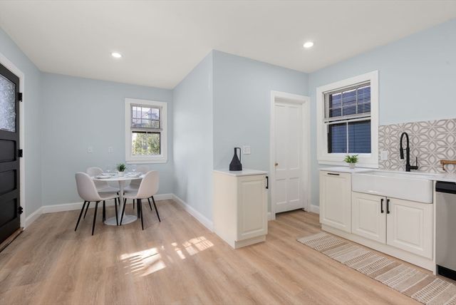 30 Firglade Ave, Springfield, MA 01108