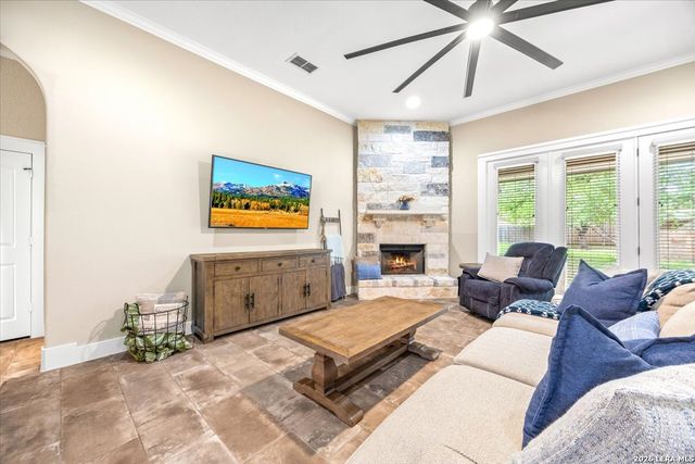 3 Memory Ln, Wimberley, TX 78676