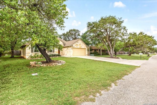 3 Memory Ln, Wimberley, TX 78676