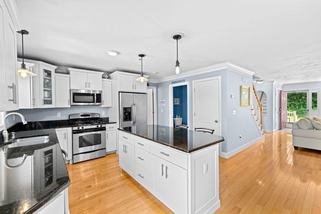43 N Main St B, Berkley, MA 02779