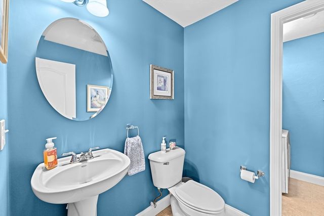43 N Main St B, Berkley, MA 02779