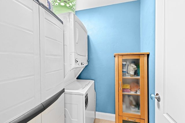 43 N Main St B, Berkley, MA 02779
