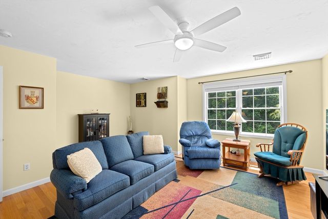 43 N Main St B, Berkley, MA 02779