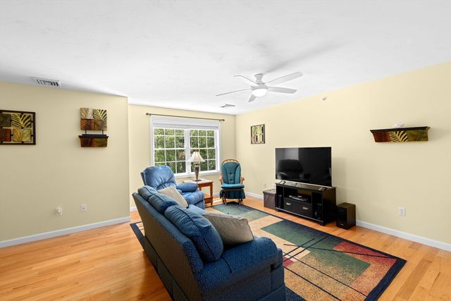 43 N Main St B, Berkley, MA 02779