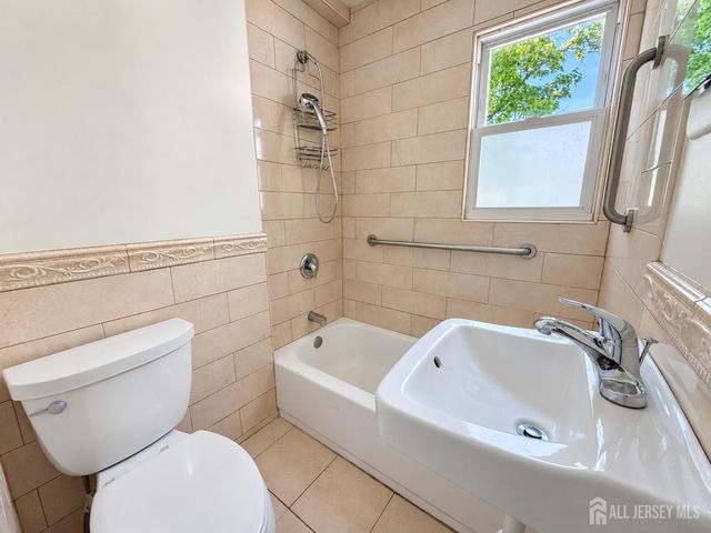 151 Macarthur ave Avenue, Sayreville, NJ 08879